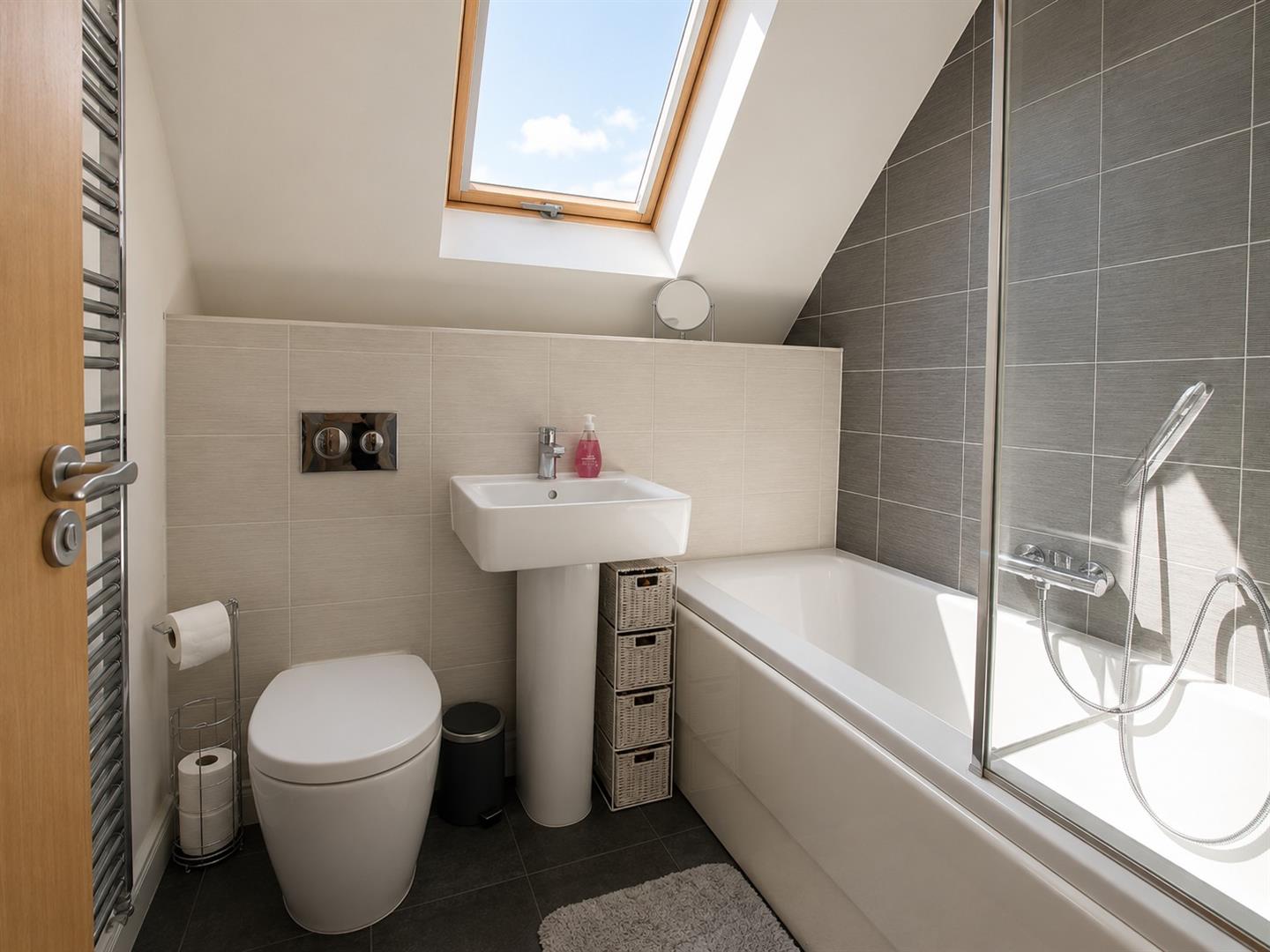 Hazelwick Drive, Great Denham, Bedford